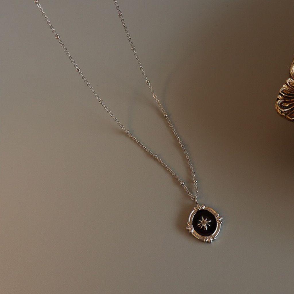 Star Frame Pendant Necklace
