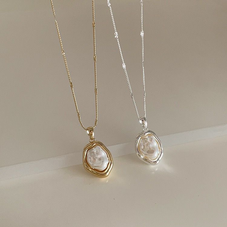 Statment Pearl Necklace