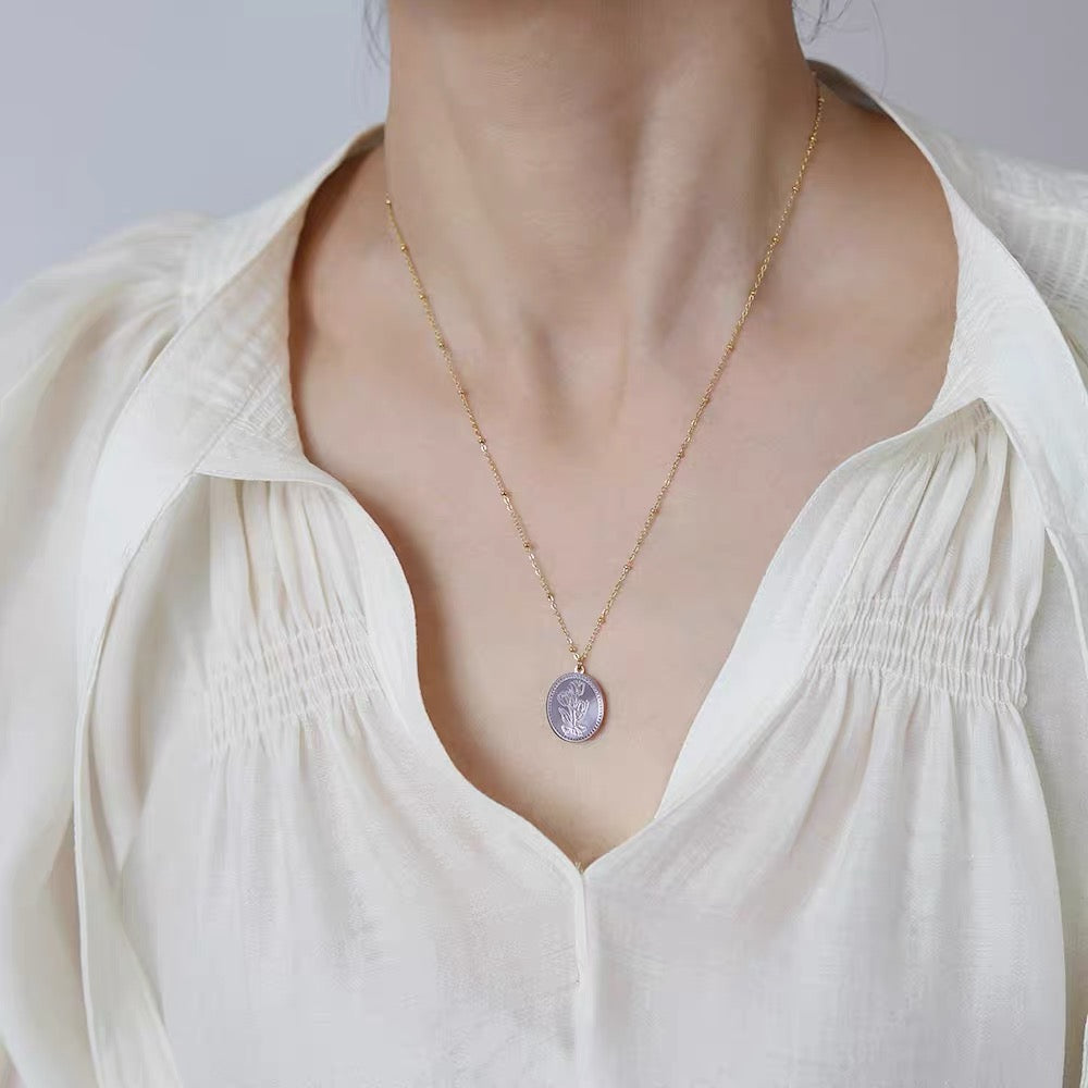 Vintage Tulip Shell Cameo Necklace