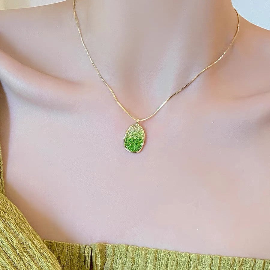 Gradient Crushed Crystal Oval Pendant Necklace
