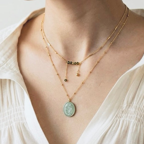 Vintage Tulip Shell Cameo Necklace