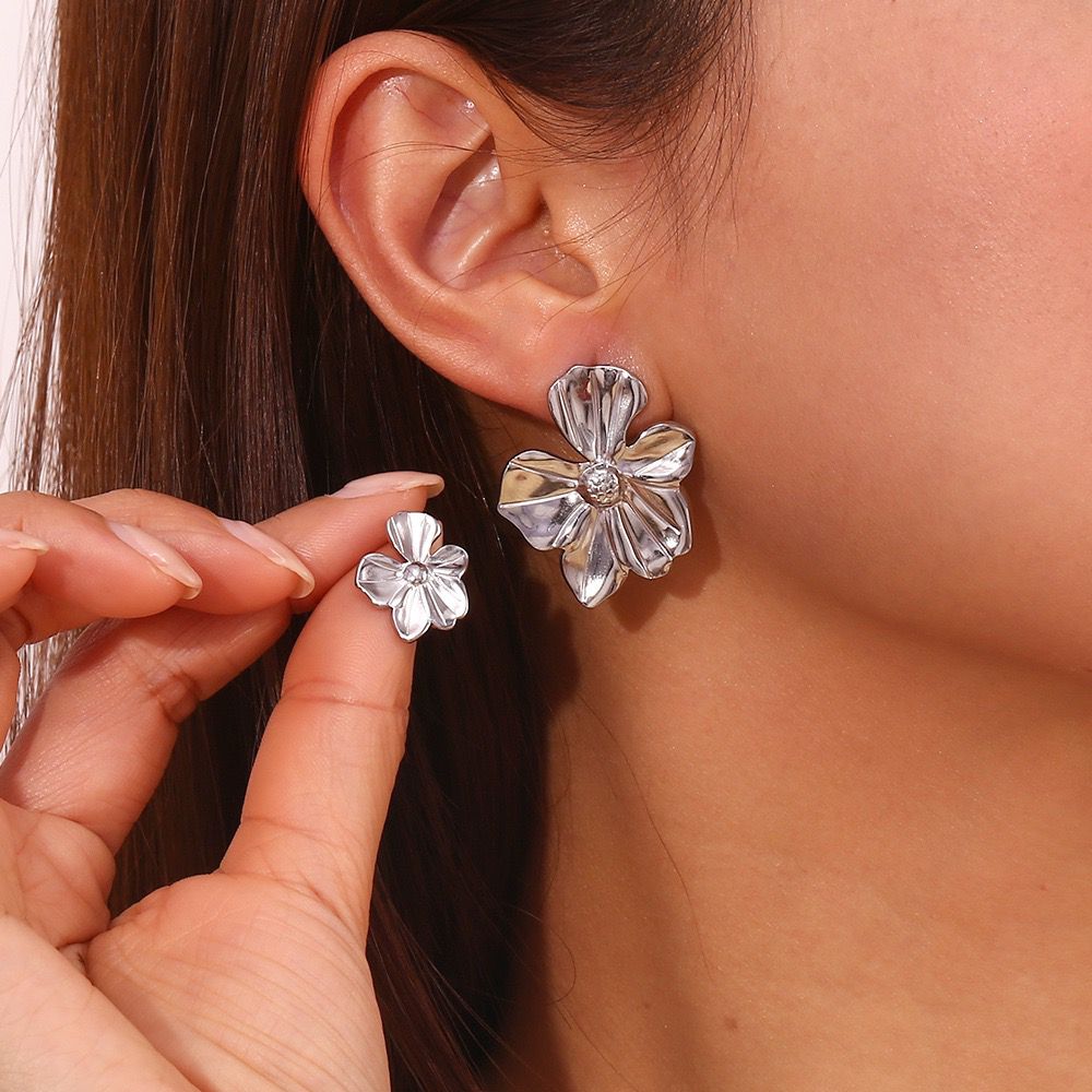 Smooth Flower Earrings