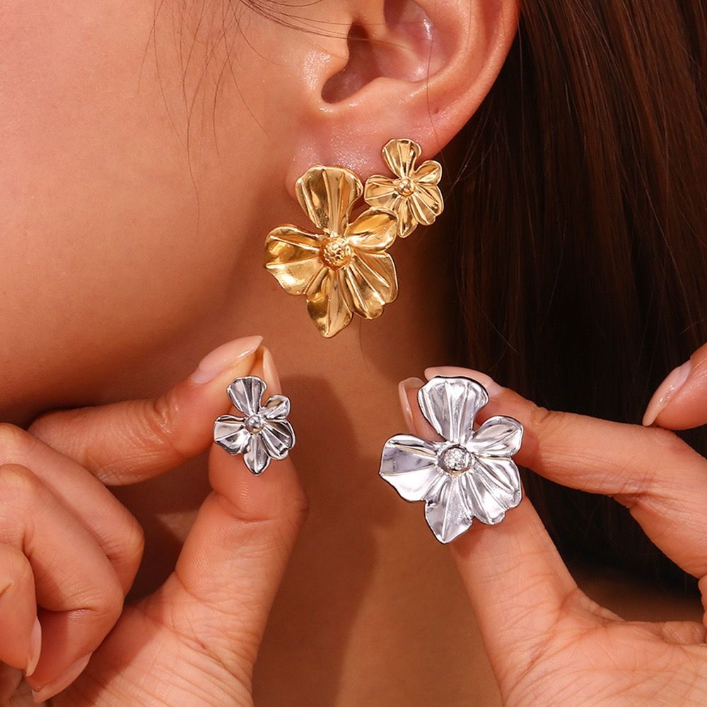 Smooth Flower Earrings