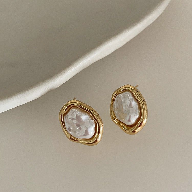 Statement Pearl Earrings