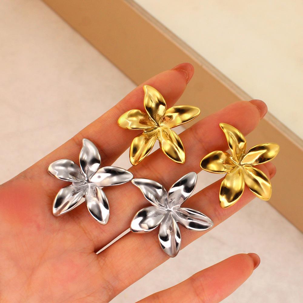 Lily Flower Stud Earrings