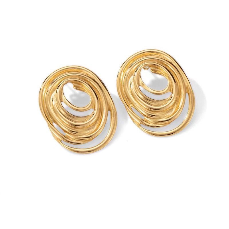 Wired Circle Stud Earrings