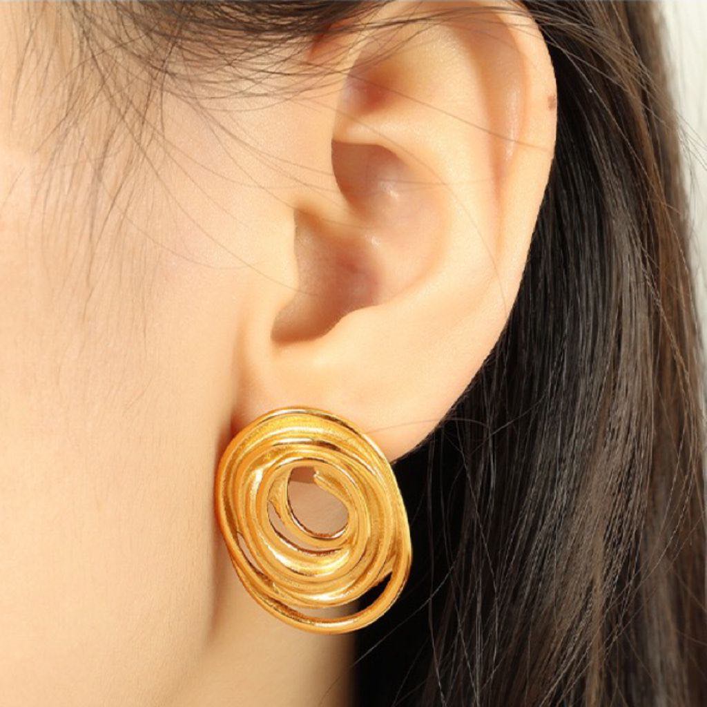 Wired Circle Stud Earrings