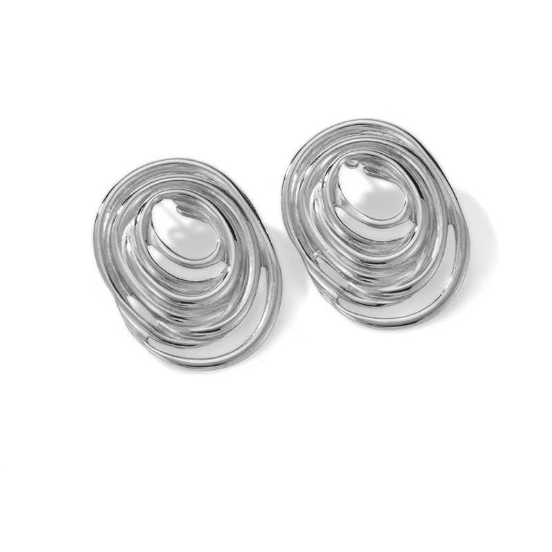 Wired Circle Stud Earrings