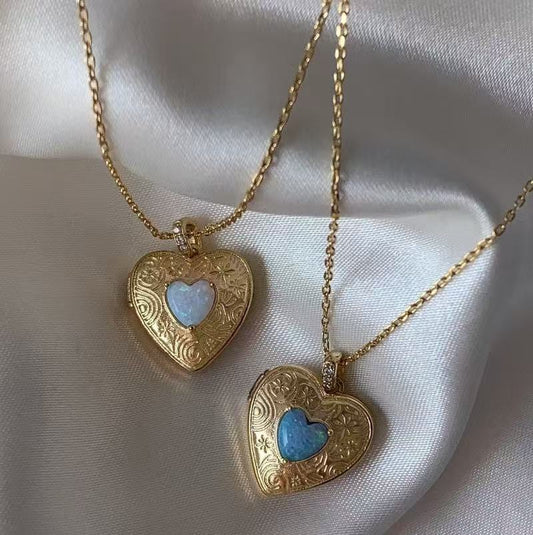 Vintage Heart-Shaped Gold Locket Pendant Necklace with Custom Photo