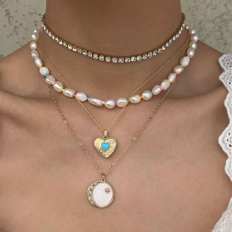 Vintage Heart-Shaped Gold Locket Pendant Necklace with Custom Photo