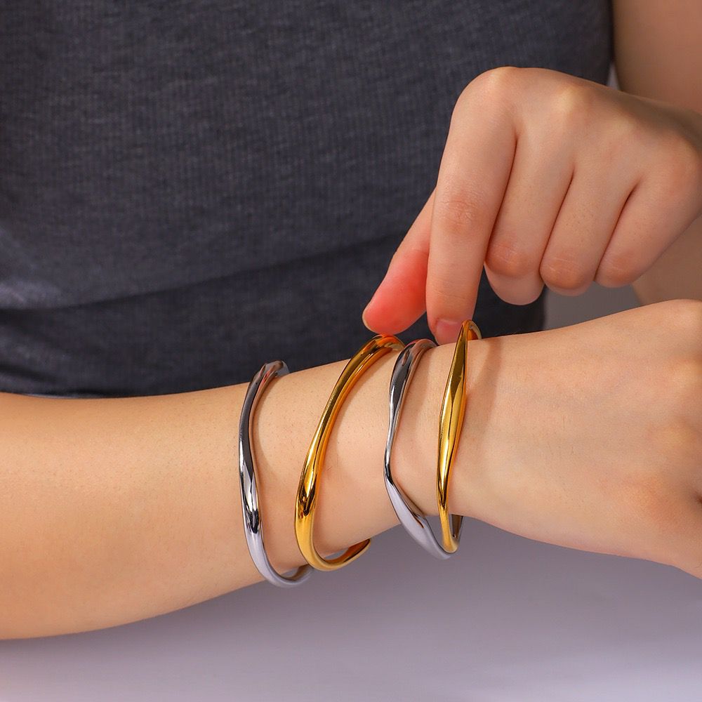 Sleek Coil Bracelet