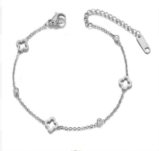 Hollow Clover Zirconia Chain Bracelet