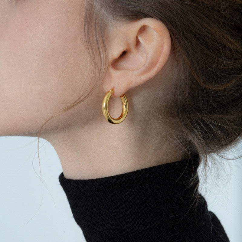 Medium Tunnel Hoop Earrings